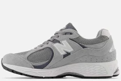 Zapatillas M2002Rv1